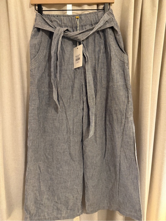 DownEast Pants - New DownEast Wide-Leg Pinstripe Cropped Pants in Blue and White L